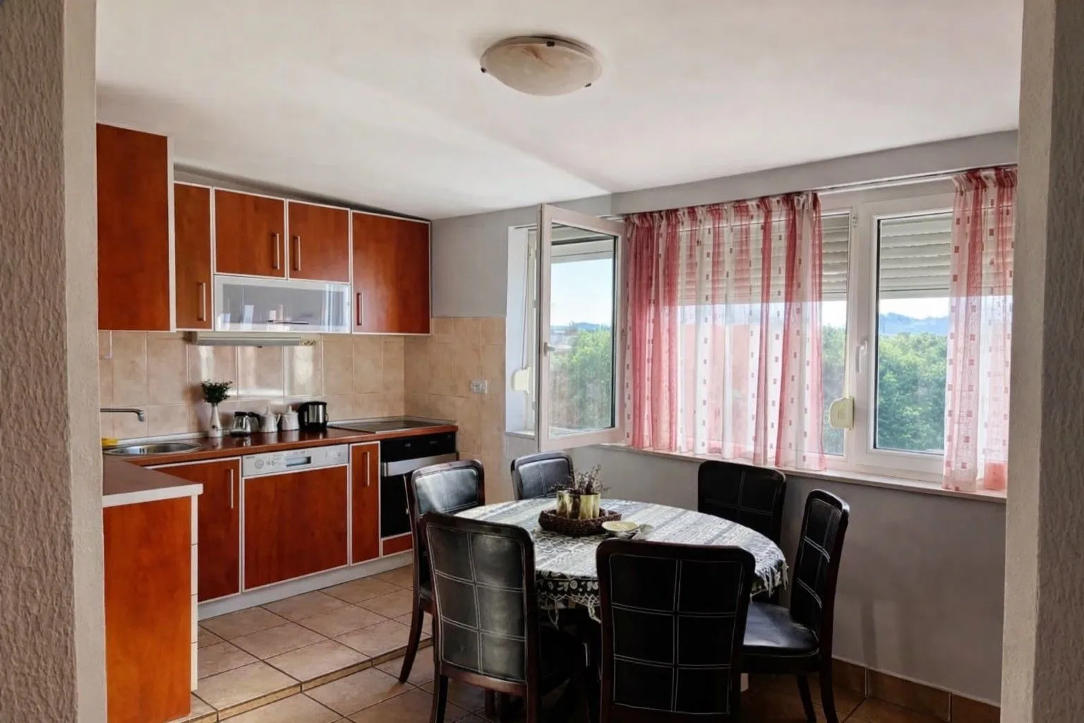 Prodaja, trosoban stan, 101m², Centar, Podgorica