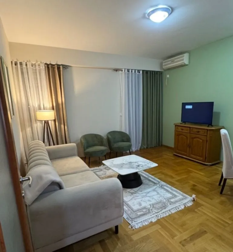Izdavanje, jednosoban stan, 47m², Kruševac, Podgorica