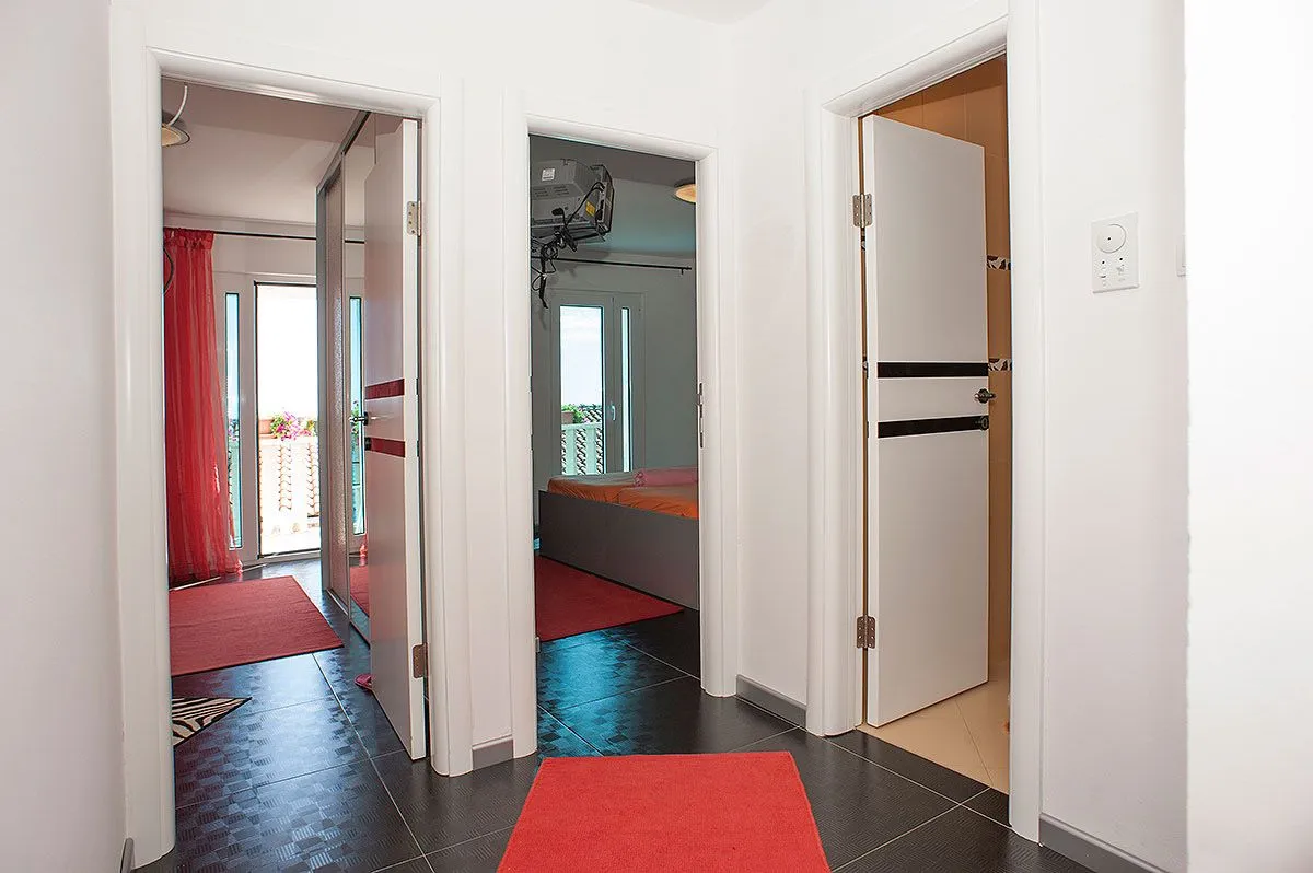 Sale, two bedroom apartment, 63m², Petrovac, Budva