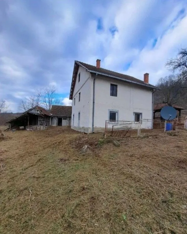 Prodaja, kuća, 250m², Ugrinovci, Gornji Milanovac