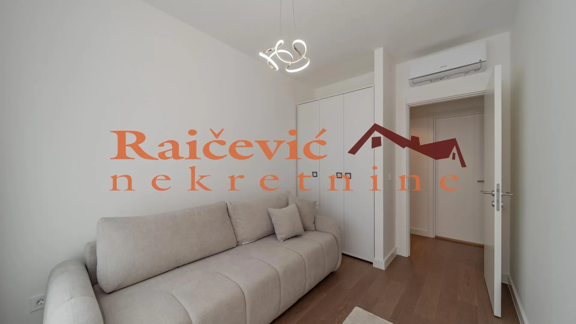 Izdavanje, trosoban stan, 77m², Savski Venac, Beograd