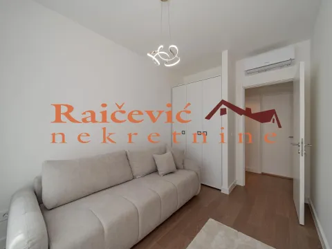 Izdavanje, trosoban stan, 77m², Savski Venac, Beograd - image 18
