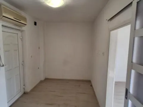 Prodaja, jednosoban stan, 28m², Podbara, Novi Sad Sve Podlokacije - image 2