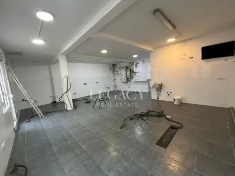 Izdavanje, poslovni prostor, 146m², Đeram Pijaca, Beograd - image 16