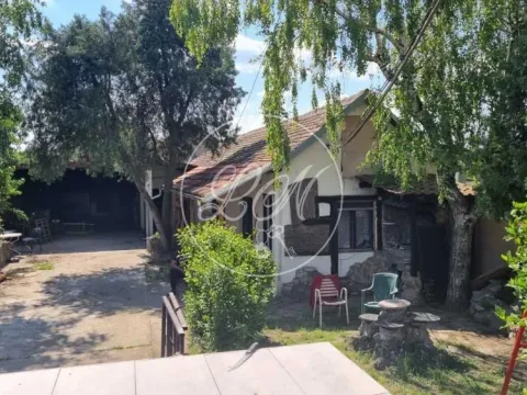 Rent, office space, 300m², Surčin, Beograd