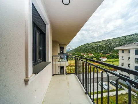 Prodaja, jednosoban stan, 45m², Tološi, Podgorica - image 5