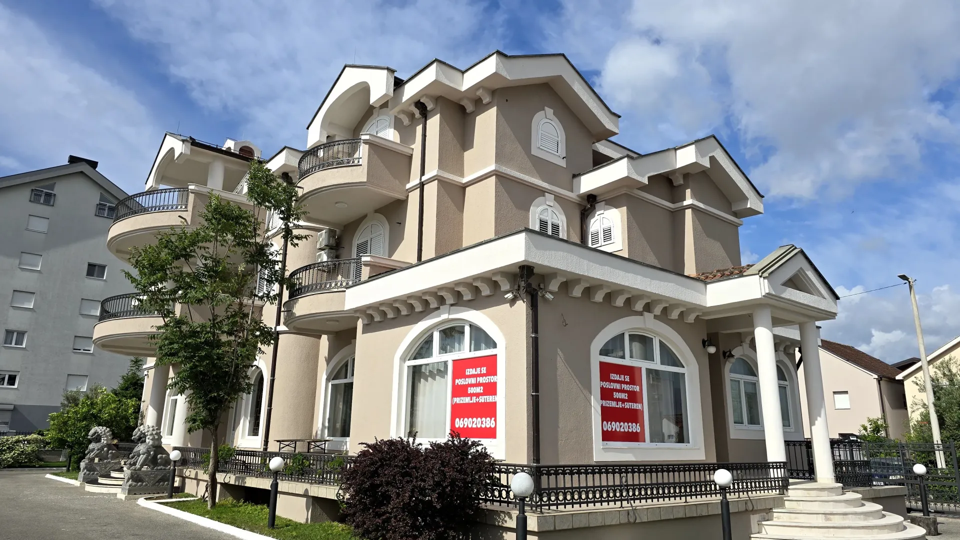Rent, office space, 500m², Stari Aerodrom, Podgorica