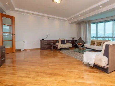 Izdavanje, trosoban stan, 140m², Preko Morače, Podgorica - image 2