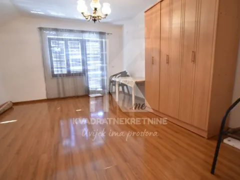 Sale, house, 250m², Zelenika, Podgorica - image 26