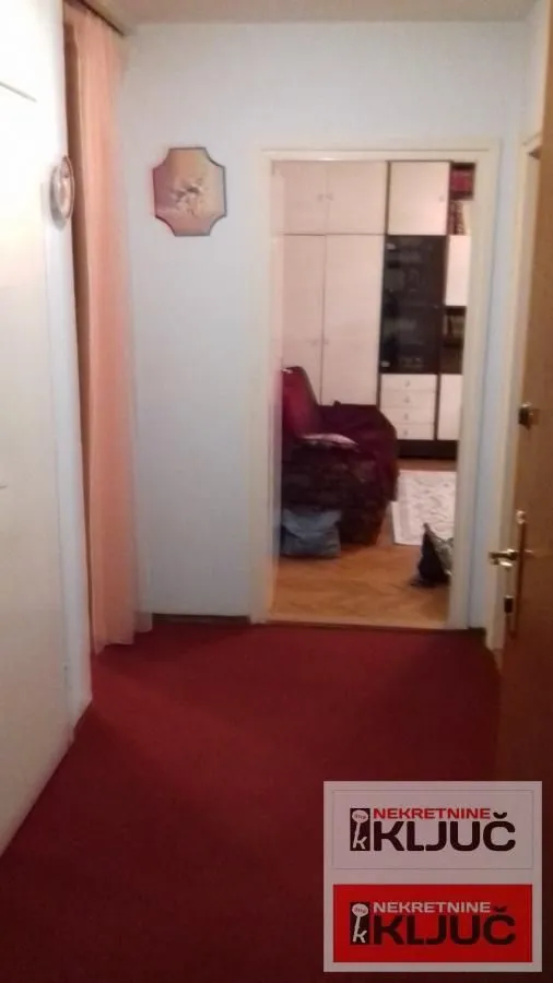 Prodaja, trosoban stan, 86m², Centar, Novi Sad