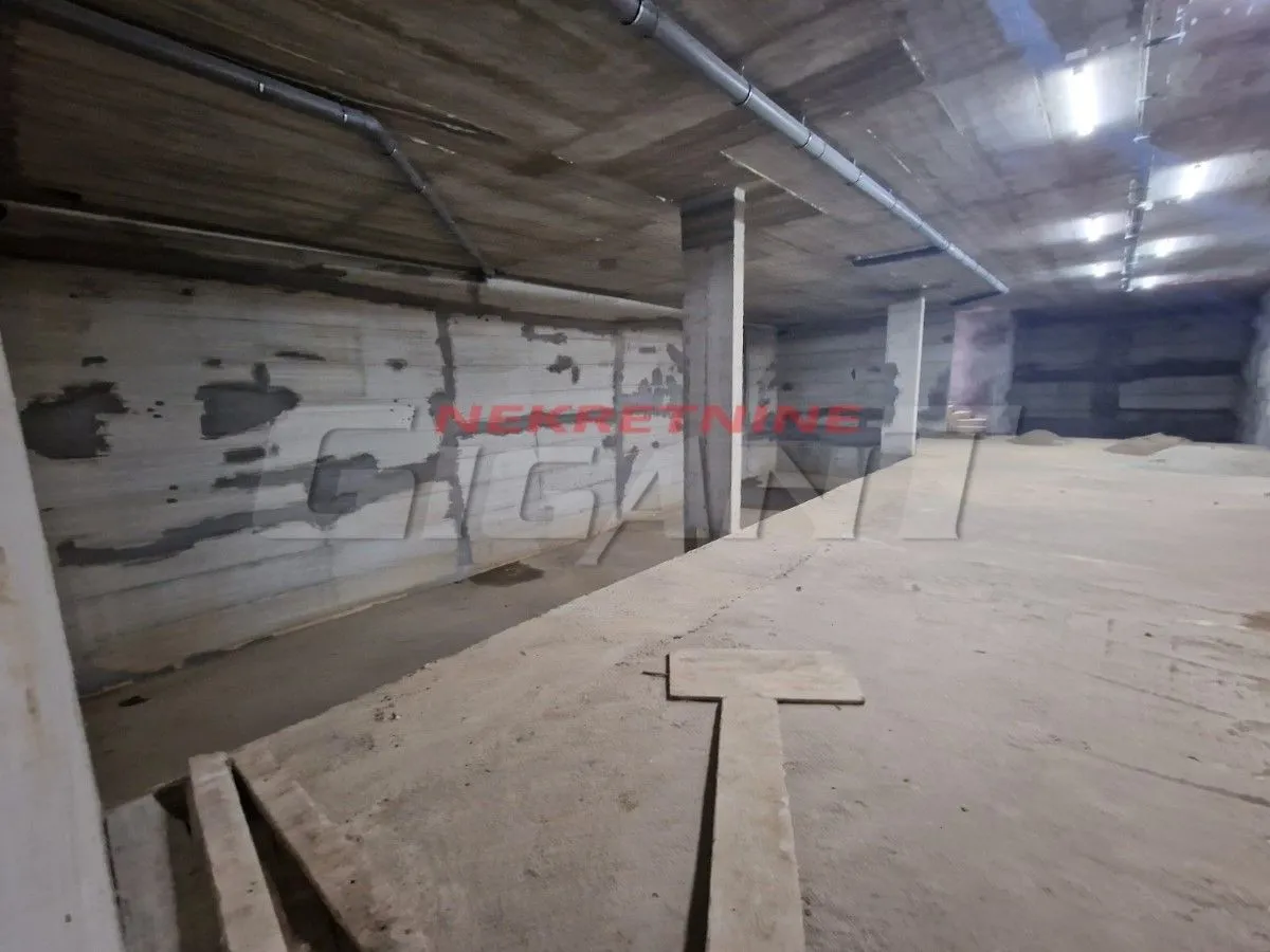 Prodaja, parking/garaža, 210m², Zemun Gornji Grad, Zemun Sve Podlokacije