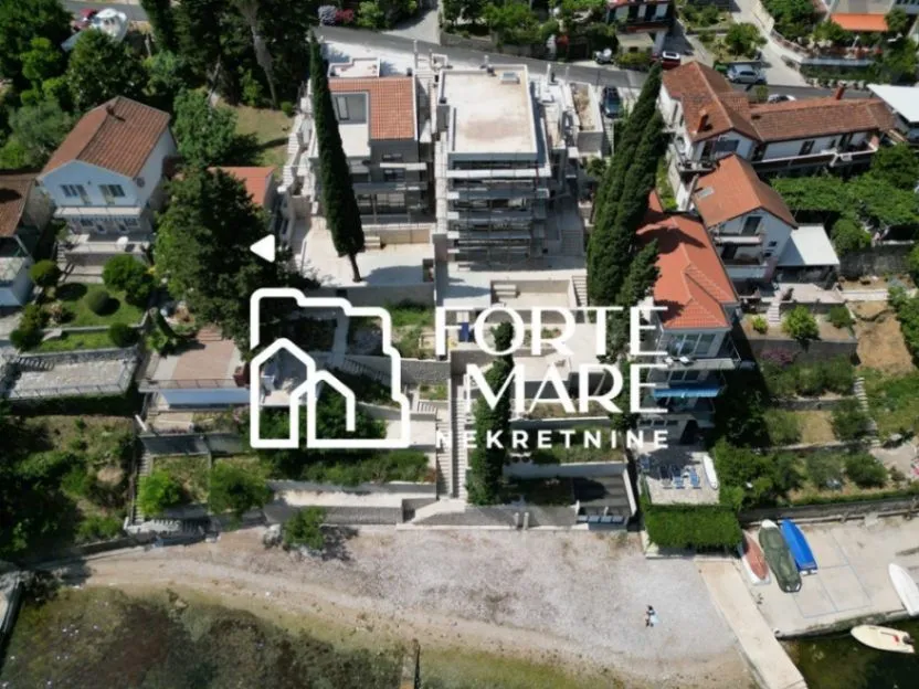 Prodaja, kuća, 222m², Njivice, Herceg Novi