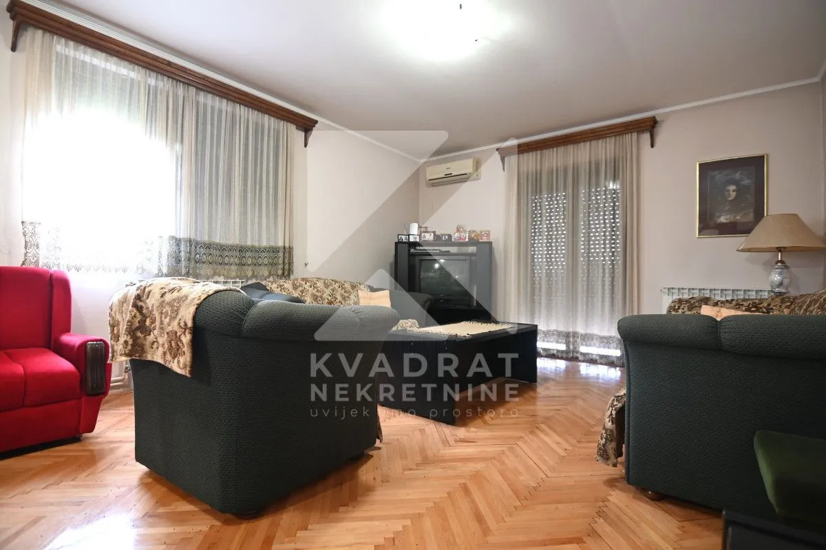 Prodaja, kuća, 240m², Zabjelo, Podgorica