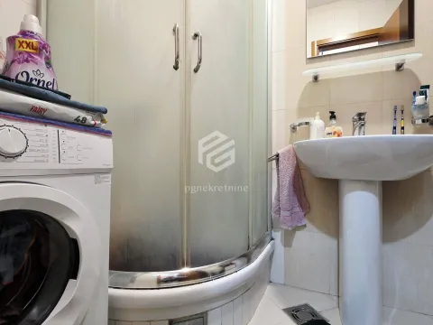 Prodaja, jednosoban stan, 45m², Stari Aerodrom, Podgorica - image 8