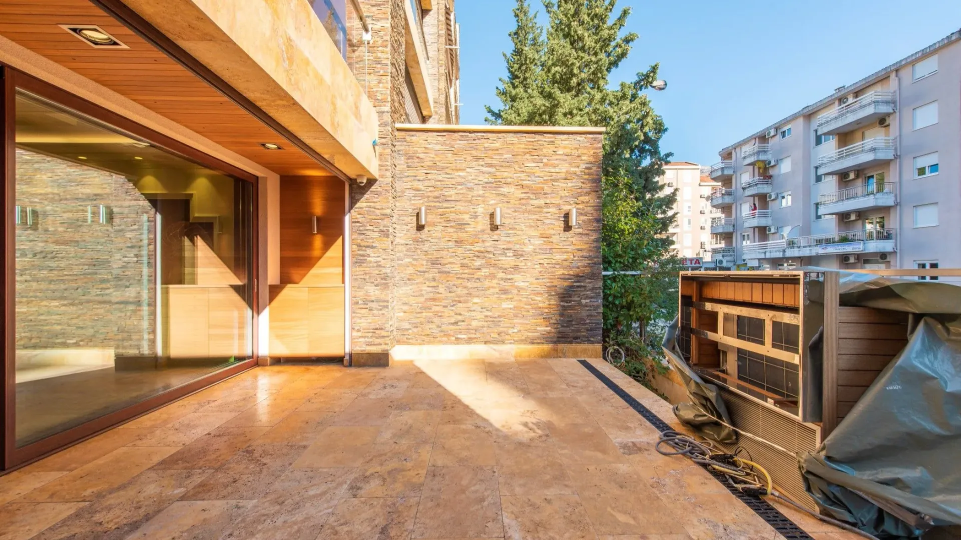 Sale, one bedroom apartment, 115m², Centar, Budva