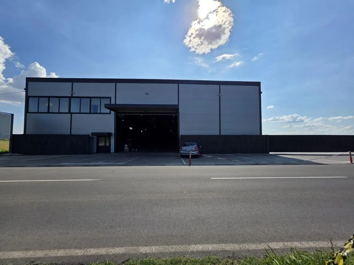 Izdavanje, poslovni prostor, 5000m², Batajnica, Beograd