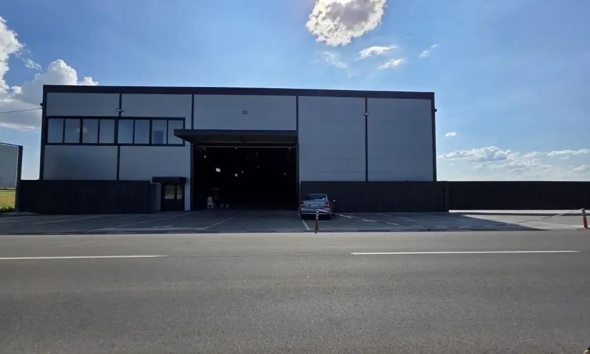 Rent, office space, 5000m², Batajnica, Beograd