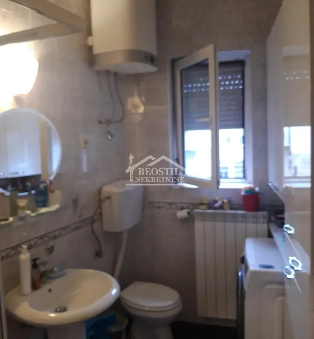 Prodaja, trosoban stan, 99m², Stari Grad, Beograd