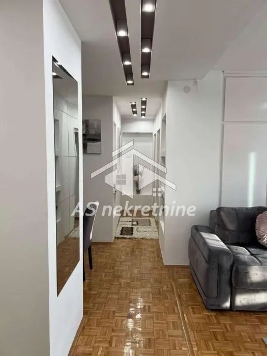 Izdavanje, trosoban stan, 70m², Novi Beograd Blok 23, Novi Beograd Sve Podlokacije