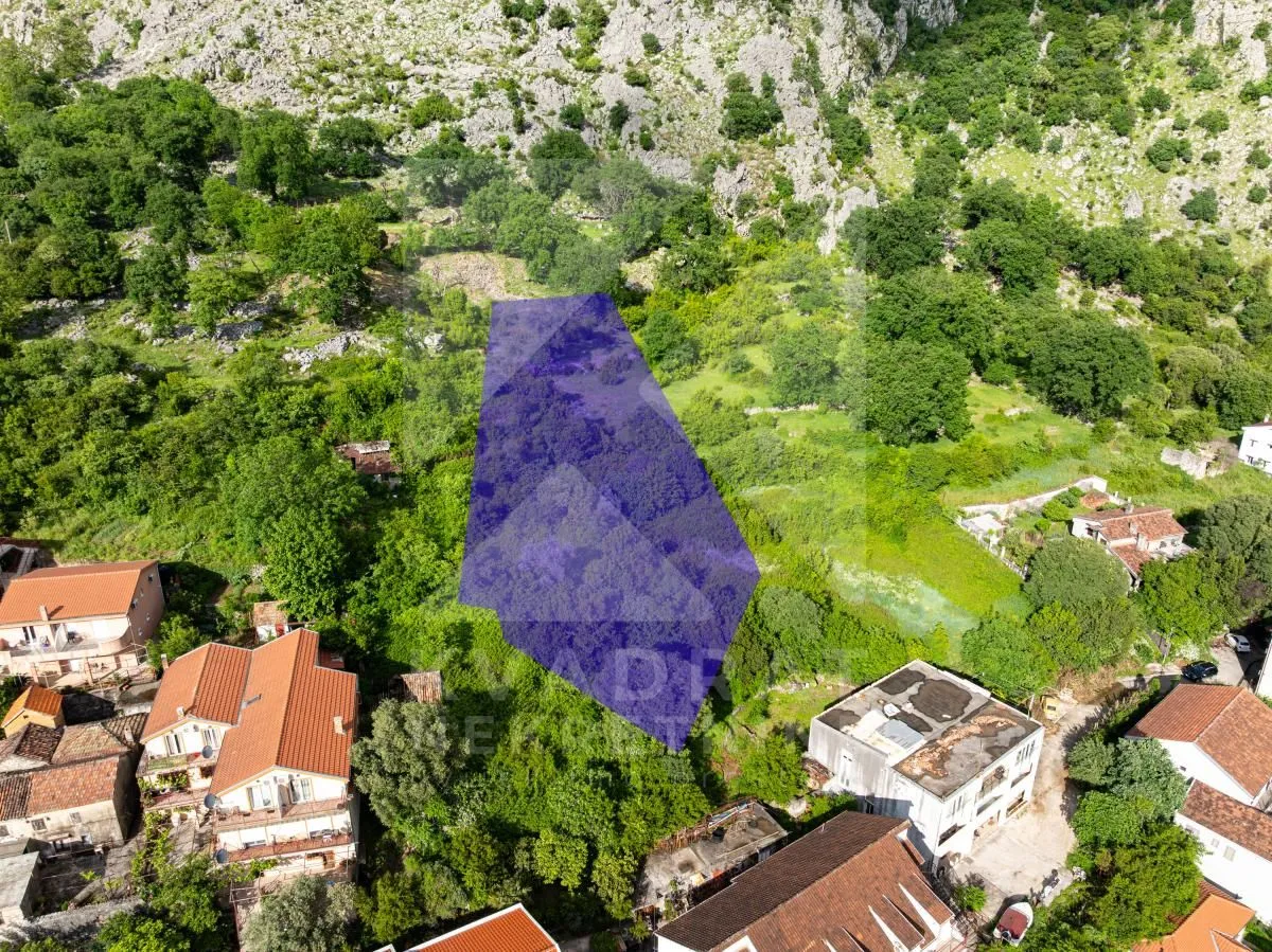 Prodaja, plac, 1700m², Dobrota, Kotor