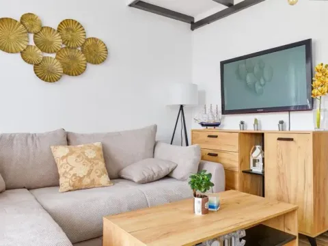 Izdavanje, stan, 65m², Tivat, Crna Gora - image 3