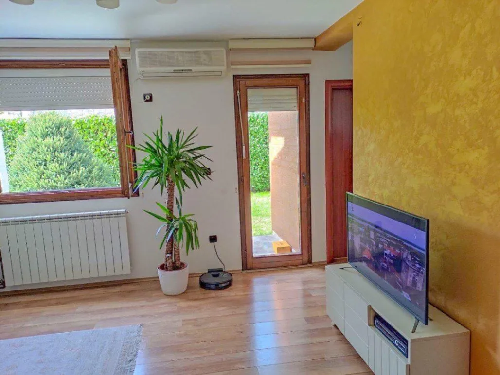 Sale, house, 210m², Gorica C, Podgorica