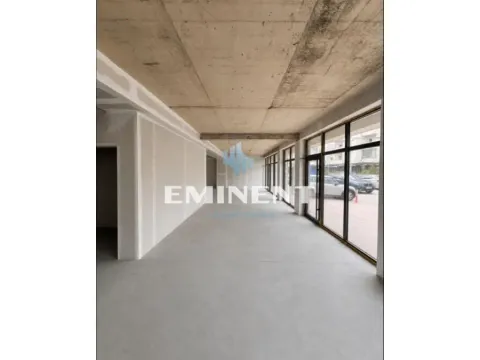 Izdavanje, poslovni prostor, 200m², Žarkovo, Beograd - image 2