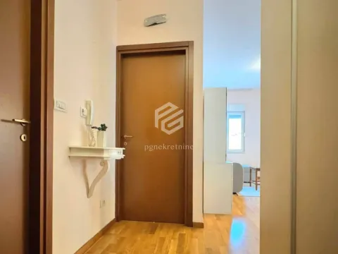 Rent, one bedroom apartment, 50m², City Kvart, Podgorica - image 12