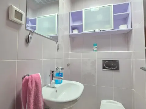 Rent, two bedroom apartment, 86m², Budva, Crna Gora - image 24