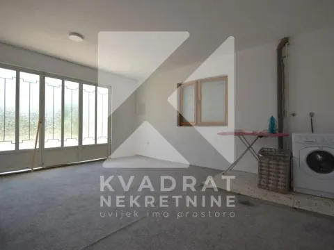 Izdavanje, kuća, 200m², Dalmatinska ulica, Podgorica - image 24