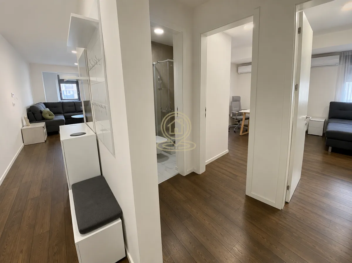 Izdavanje, dvosoban stan, 78m², Vračar Sve Podlokacije, Beograd