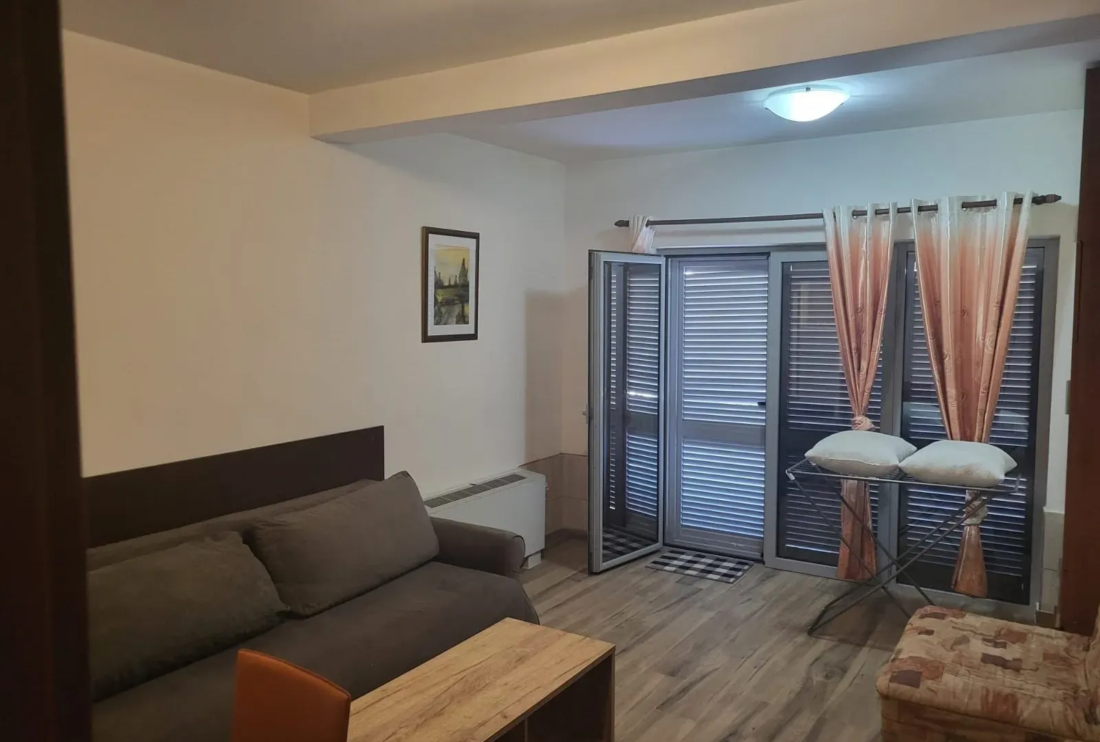Izdavanje, garsonjera, 39m², Budva, Crna Gora
