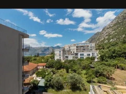 Rent, two bedroom apartment, 81m², Dobrota, Kotor - image 11