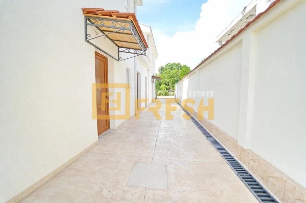 Sale, house, 400m², Bar, Crna Gora