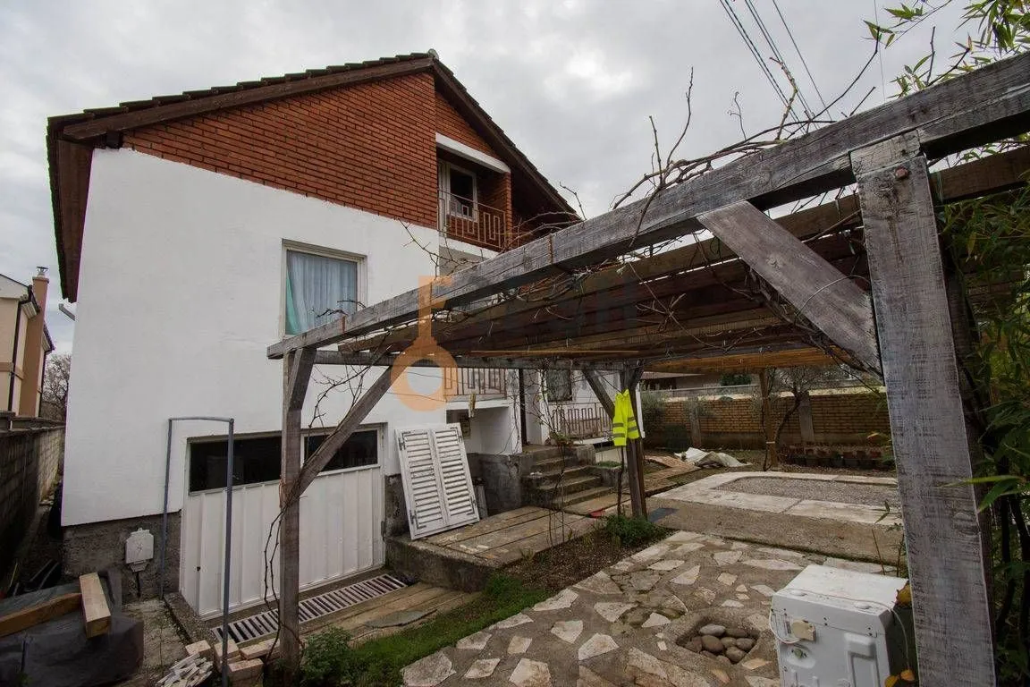 Prodaja, kuća, 120m², Gornja Gorica, Podgorica