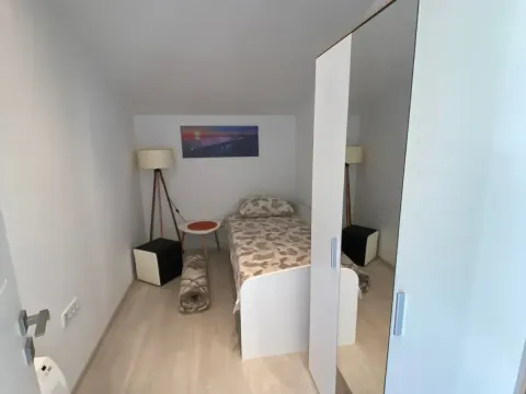 Izdavanje, stan, 80m², Tivat, Crna Gora - image 2