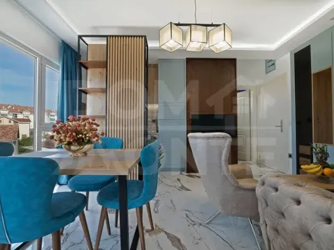 Rent, two bedroom apartment, 60m², Tivat, Crna Gora - image 7