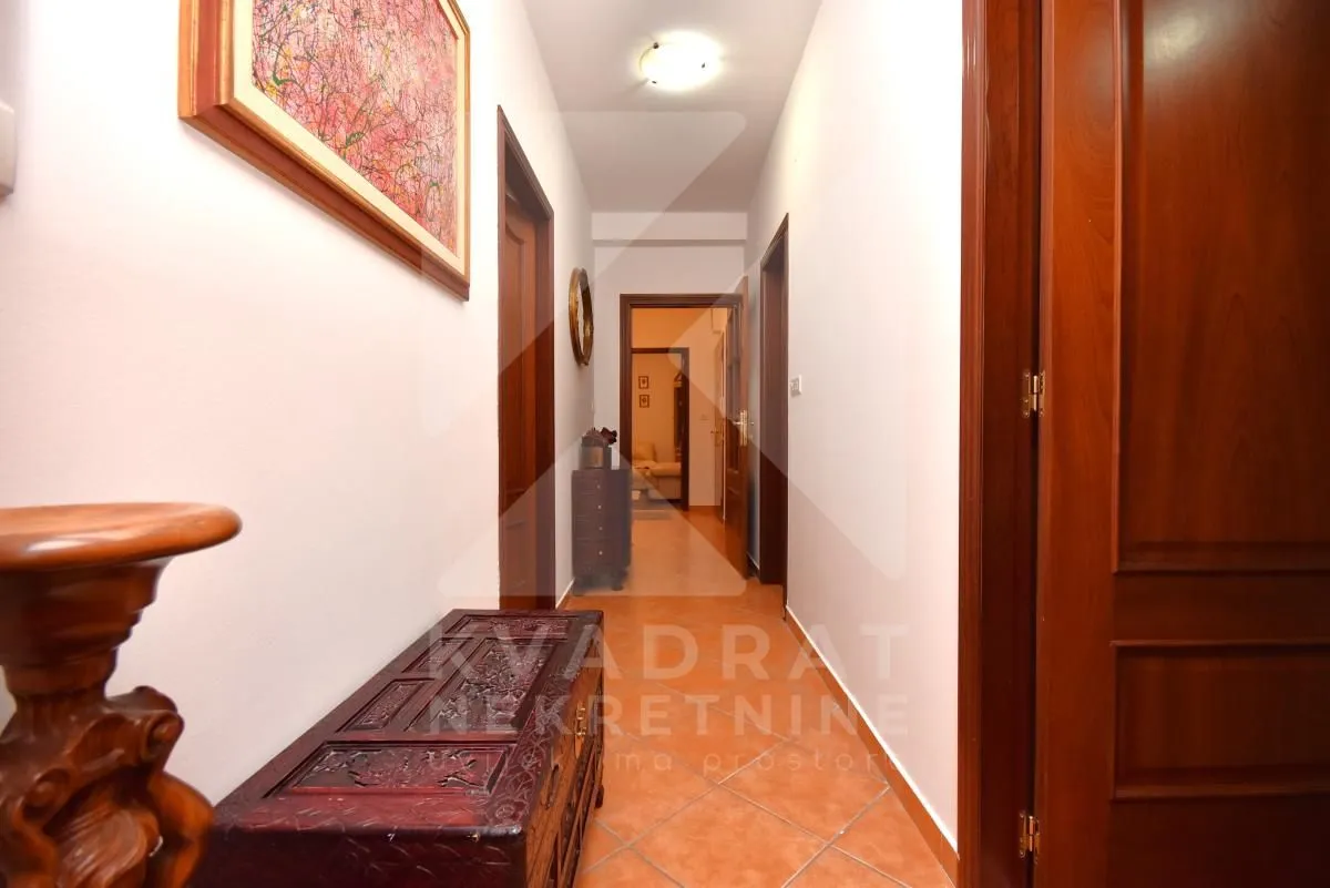 Rent, three bedroom apartment, 100m², Gorica C, Podgorica