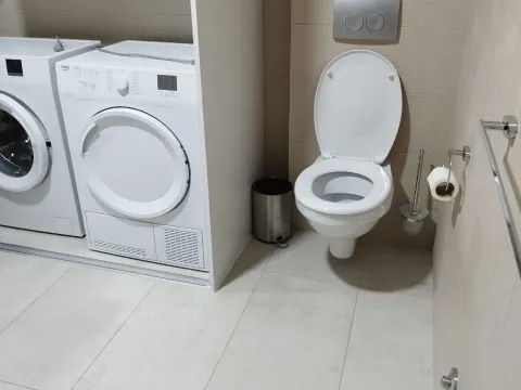 Izdavanje, dvosoban stan, 98m², Donja Lastva, Tivat - image 7