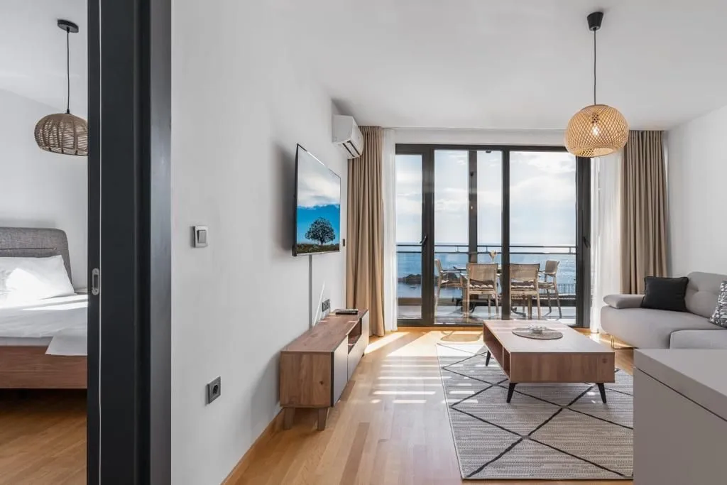 Sale, two bedroom apartment, 67m², Sveti Stefan, Budva