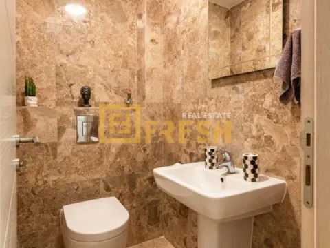 Sale, one bedroom apartment, 74m², Budva, Crna Gora - image 13