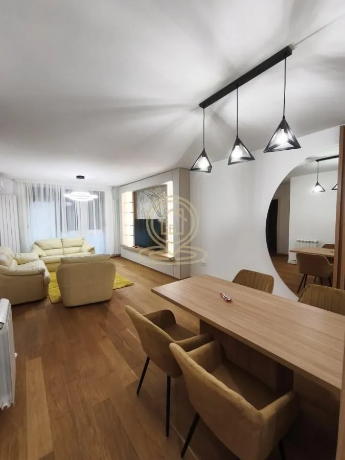 Izdavanje, trosoban stan, 66m², Južni Bulevar, Vračar Sve Podlokacije