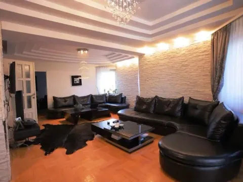 Sale, house, 332m², Pantelej, Niš