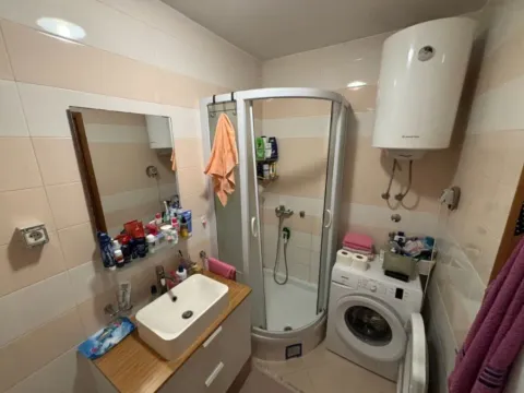 Prodaja, jednosoban stan, 44m², Stari Aerodrom, Podgorica - image 9