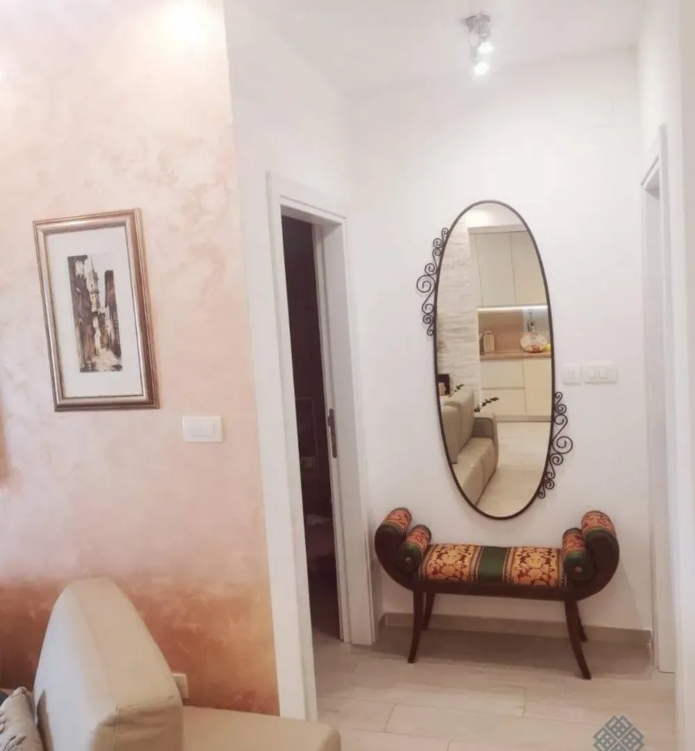 Prodaja, jednosoban stan, 61m², Dobrota, Kotor