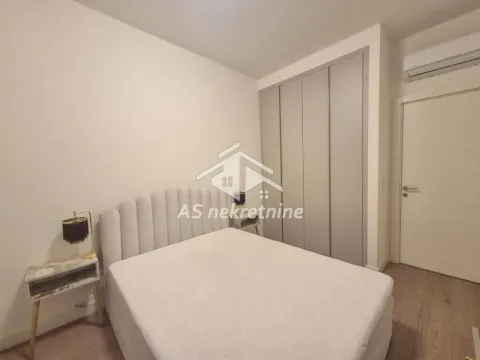 Izdavanje, trosoban stan, 80m², Savski Venac, Beograd - image 11