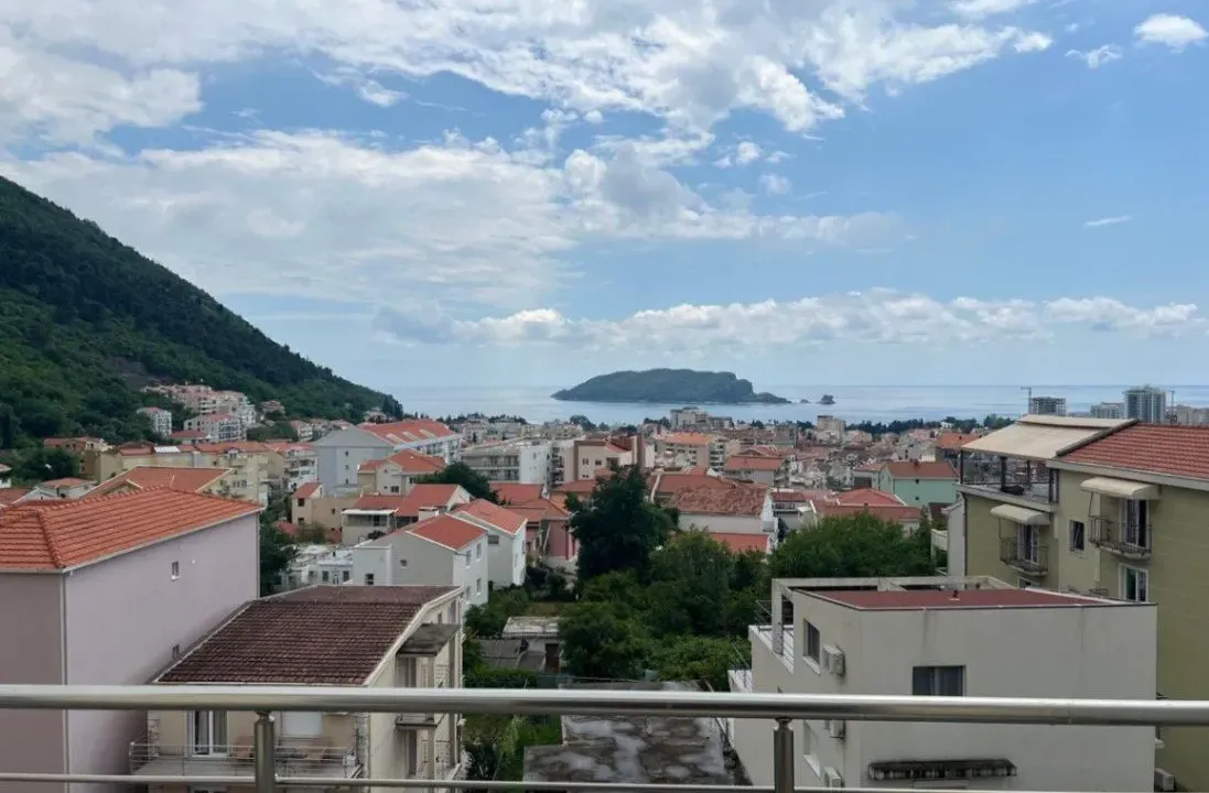 Izdavanje, jednosoban stan, 43m², Lazi, Budva