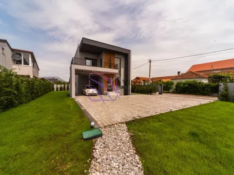Sale, four bedroom apartment, 202m², Tološi, Podgorica - image 14