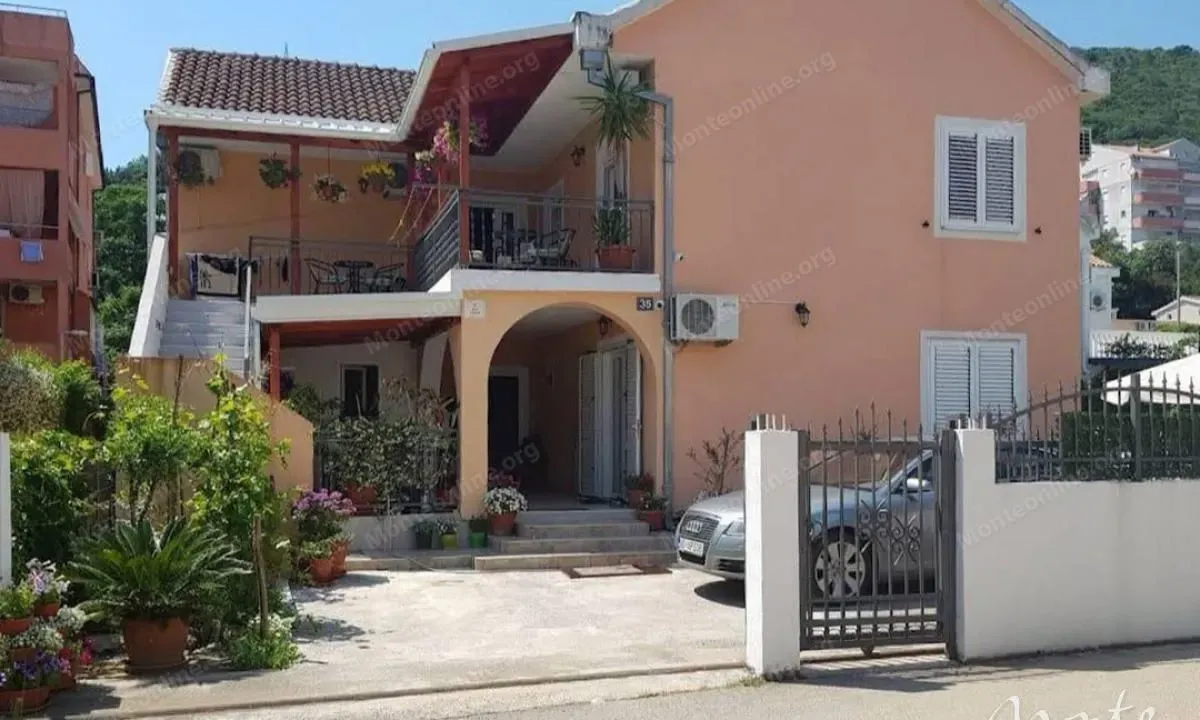 Prodaja, kuća, 220m², Budva, Crna Gora