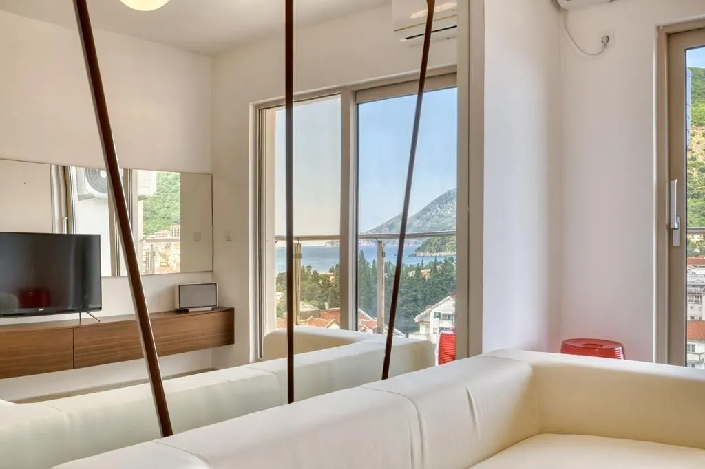 Rent, studio apartment, 40m², Budva, Crna Gora